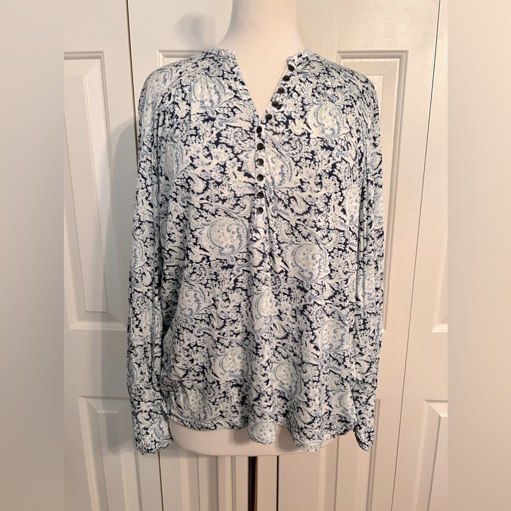 EUC Lucky Top Size Large